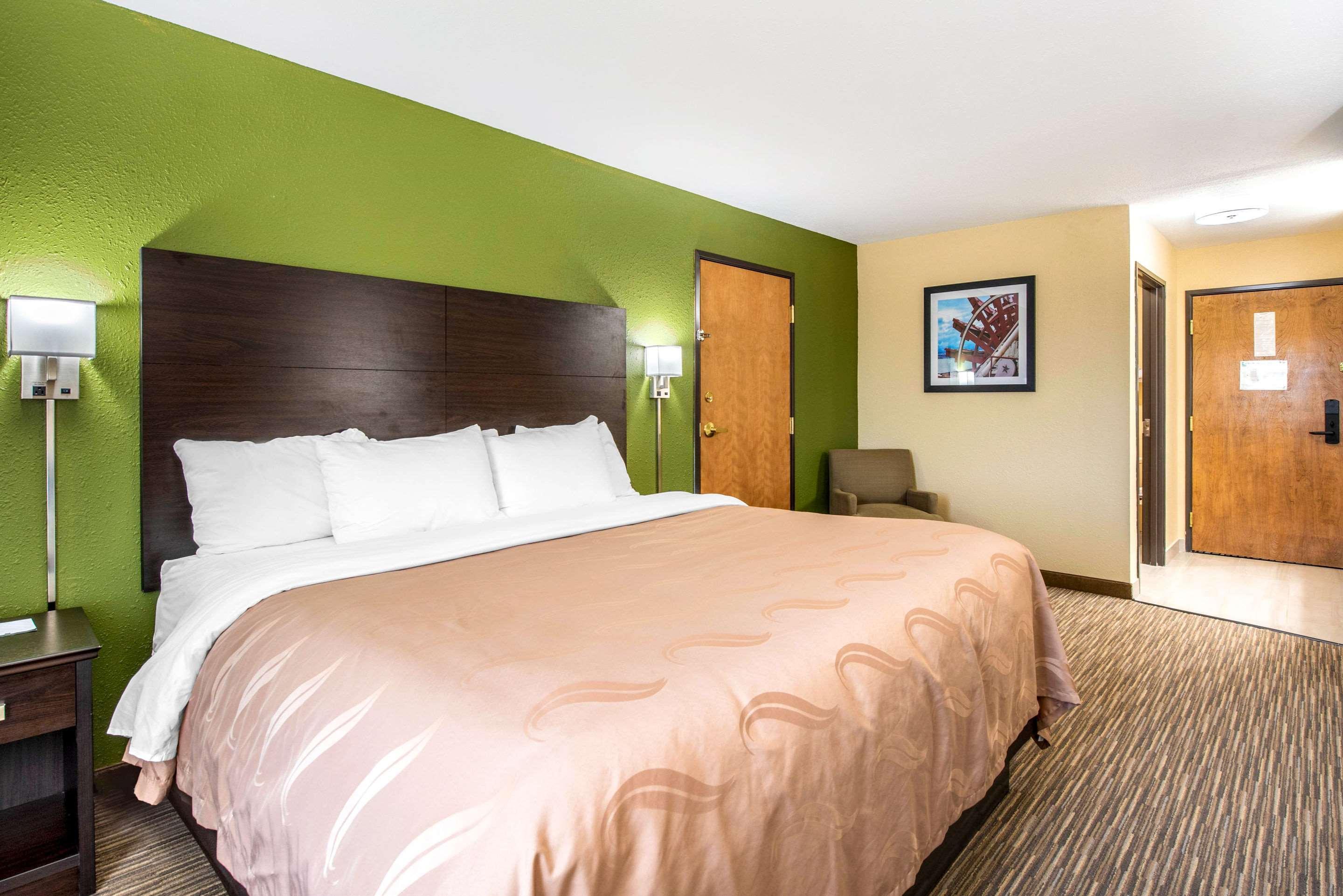 Quality Inn & Suites Brandenburg - Fort Knox Exterior foto