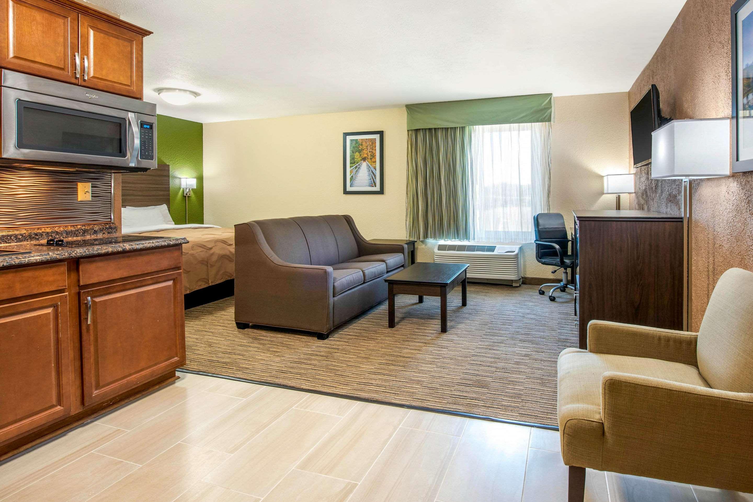 Quality Inn & Suites Brandenburg - Fort Knox Exterior foto