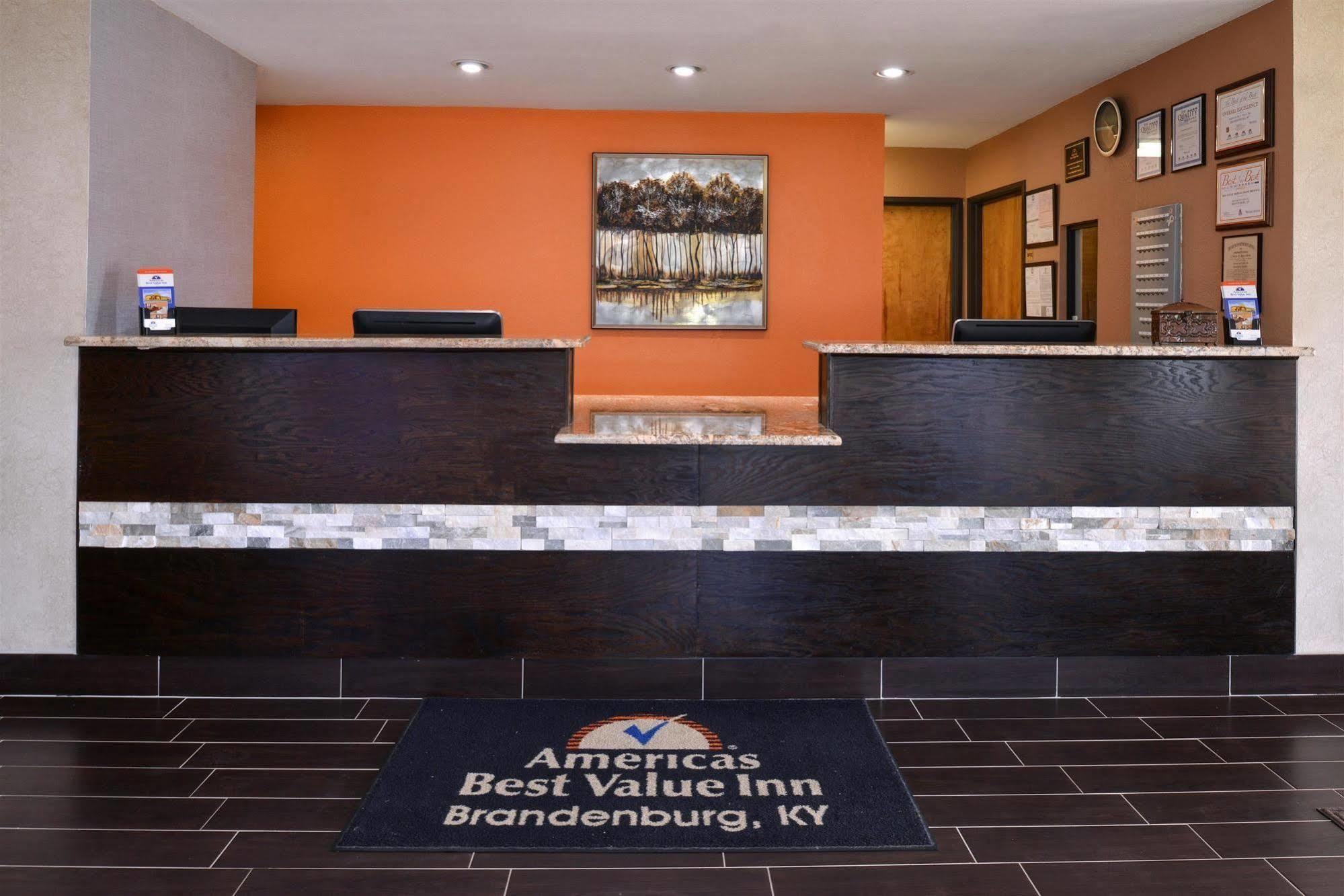 Quality Inn & Suites Brandenburg - Fort Knox Exterior foto